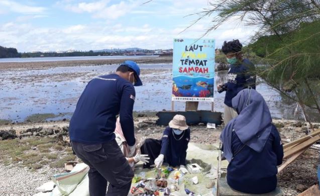KFC Indonesia dan DCA Bersih-bersih Pantai Sumatera - Maluku