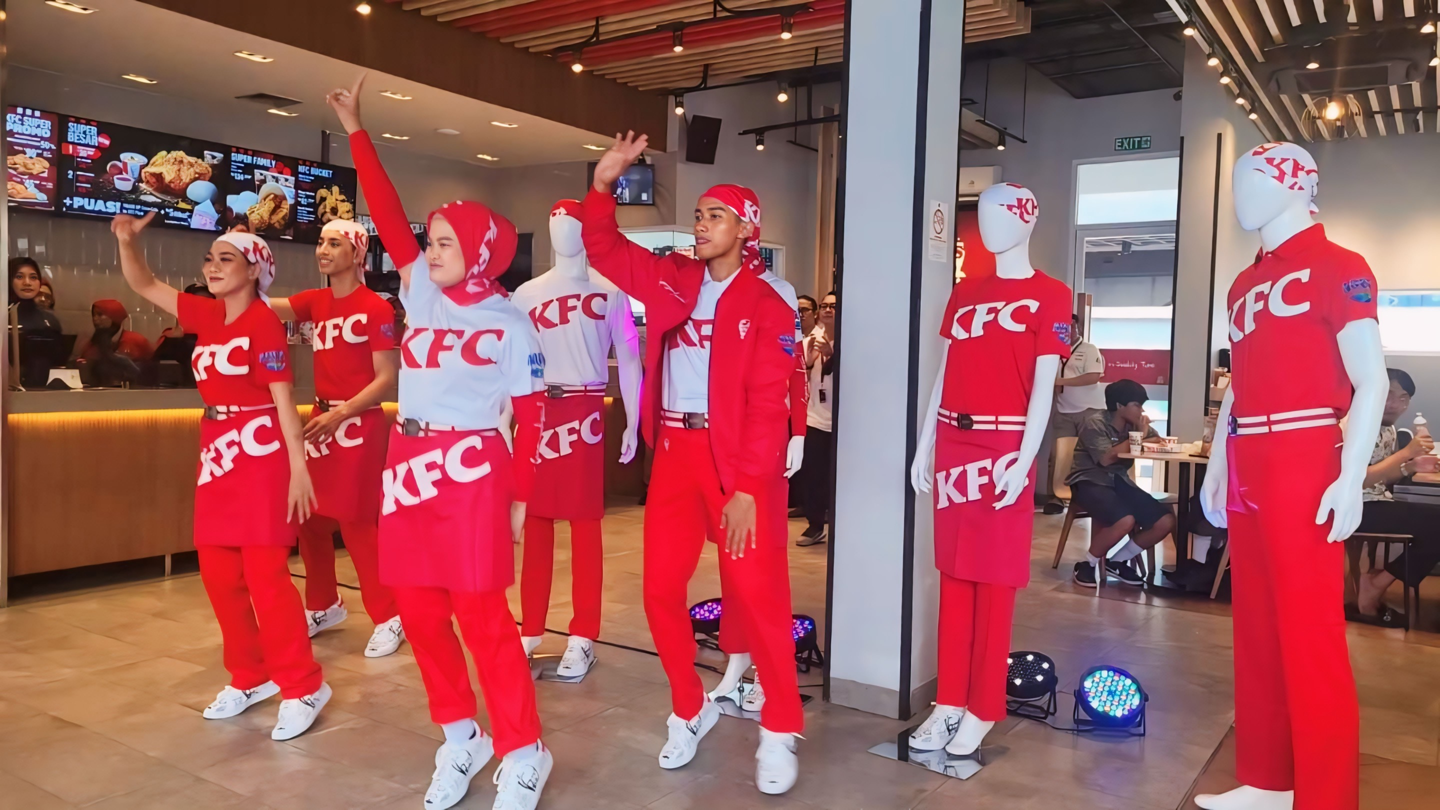 KFC Rilis Seragam Baru, Lebih Casual dan Inovatif